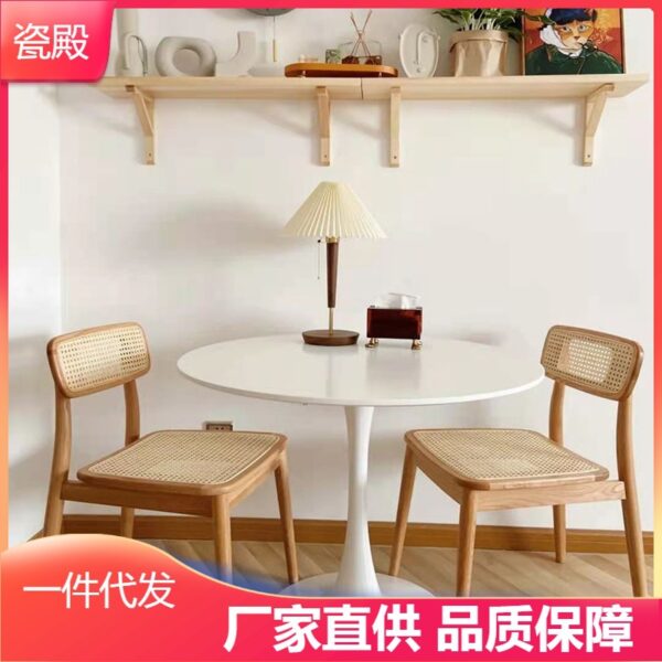 Bàn ghế Nhà máy bán hàng trực tiếp ban công Quán cà phê Mỹ Bàn tròn nhỏ Bắc Âu Bàn ăn màu trắng hoa tulip đàm phán Bàn ghế nhỏ