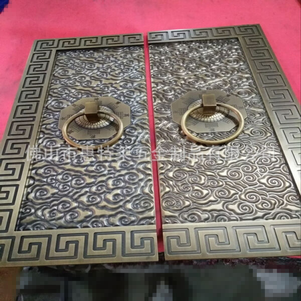 Tay nắm cửa bán nguyệt màu đen Xiangyun bằng đồng cổ Trung Quốc cho cửa kính và cửa gỗ tùy chỉnh thiết kế