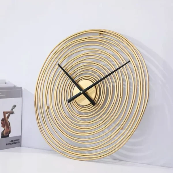 Đồng hồ treo tường vàng Bắc Âu sáng tạo trang trí phòng khách