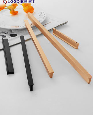 Tủ ngăn kéo cao cấp màu đen mở rộng Tay nắm cửa tủ hiện đại tối giản vàng ánh sáng sang trọng Tay nắm tủ dài tủ quần áo