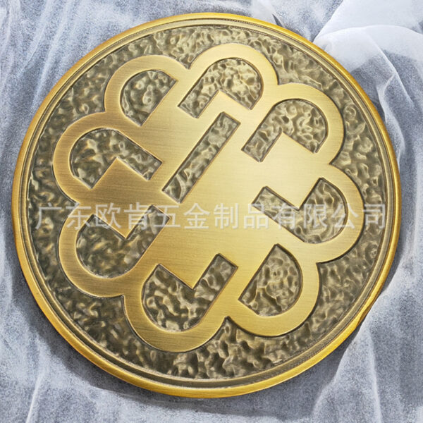 Tay nắm cửa đôi hình bán nguyệt lựa chọn hoàn hảo cho cửa gỗ chắc chắn biệt thự cao cấp