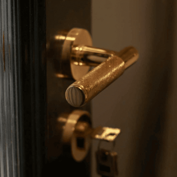 Khóa cửa phòng bằng đồng khía Italia OVLI 308-191 cao cấp chống trộm an toàn