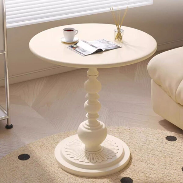 Bàn cà phê nhỏ bằng sắt nghệ thuật kiểu dáng Vingtage – vật dụng decor tinh tế và sang trọng
