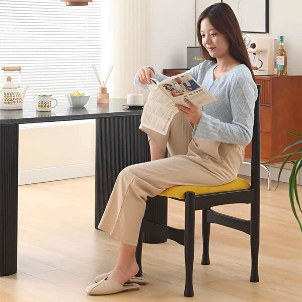 Mẫu Ghế Ăn Khung Gỗ Cao Cấp Kiểu Dáng Vương Miện Độc Đáo