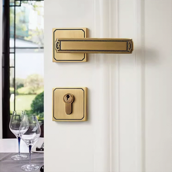Khóa cửa tay gạt bằng đồng họa tiết nổi BR0A cao cấp chống trộm an toàn kiểu Âu