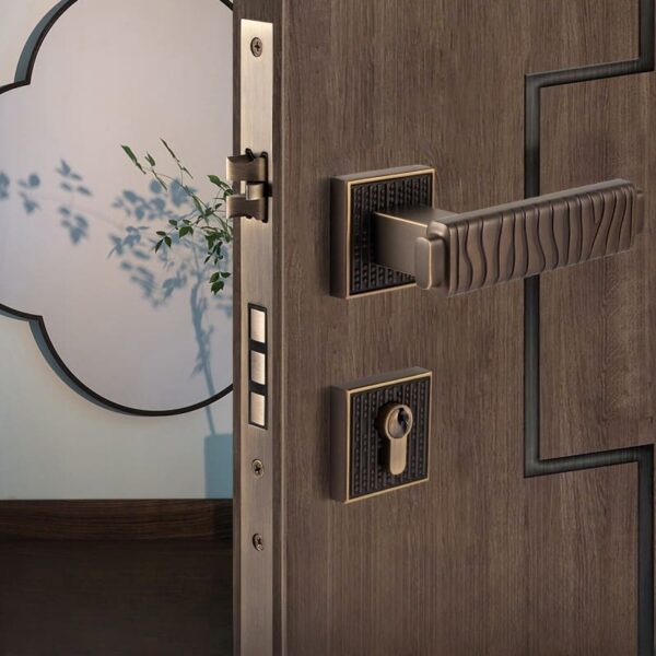 Khoá tay gạt cao cấp bằng đồng màu nâu chống trộm an toàn cho cửa gỗ kiểu Âu (2)