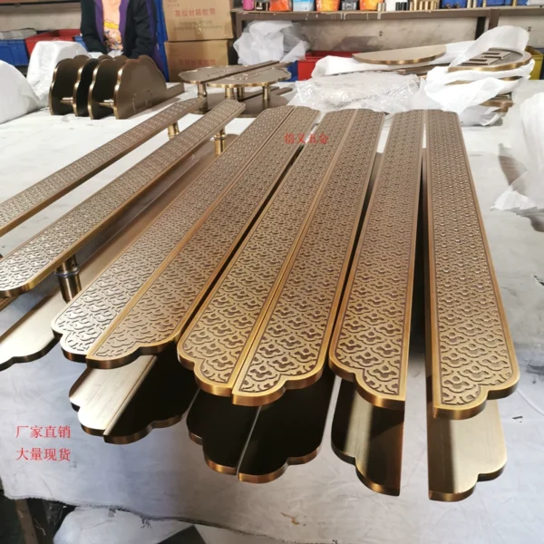 Tay nắm cửa kính chạm đám mây may mắn kiểu cổ Trung Quốc cho cửa đồng