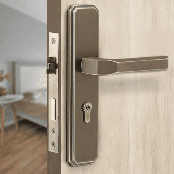 Khóa cửa phòng cổ điển bằng đồng vát cạnh -33B cao cấp chống trộm an toàn