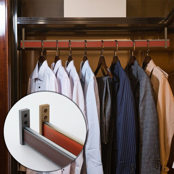 Suốt treo quần áo bọc da sang trọng – phụ kiện thông minh cho phòng ngủ gọn gàng