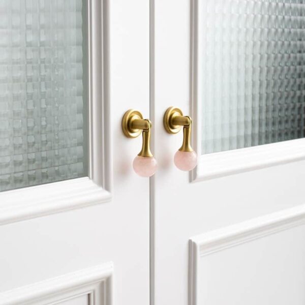 Tay nắm cửa gỗ bằng đồng và pha lê kiểu Pháp, nội thất cao cấp