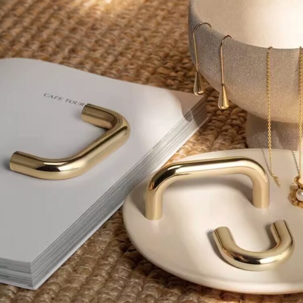 Tay nắm tủ hợp kim kẽm mạ titan U shape, nội thất cao cấp