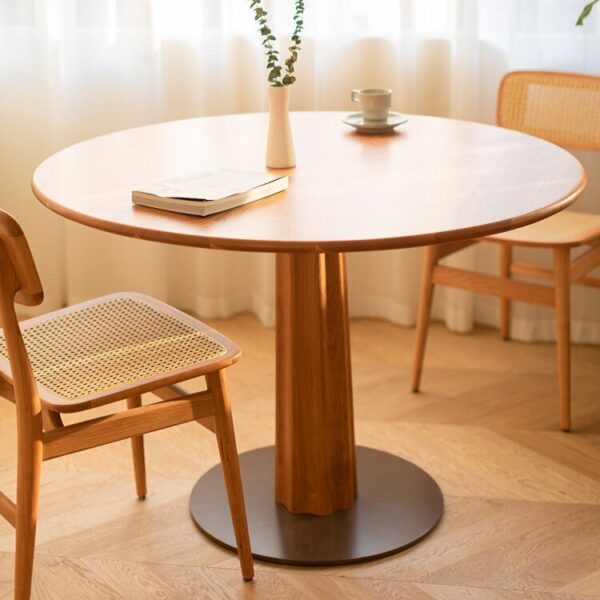 Bàn decor tròn gỗ phong cách Bắc Âu hiện đại – tối ưu diện tích với thiết kế trang nhã