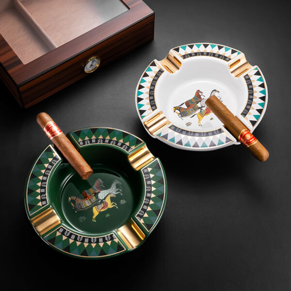 Gạt tàn cigar gốm sứ họa tiết ngựa phi – dụng cụ gia dụng thông minh