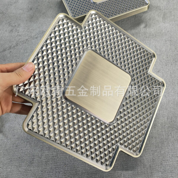 Tay nắm cửa hình bán nguyệt tấm nhôm chạm khắc hoa văn tinh tế phù hợp cửa đôi và dự án kỹ thuật